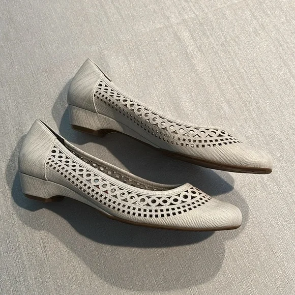 Ros Hommerson ‘Tina’ Flat Slip On Shoes w/ Hole Amazing quality Size 8 Like new - Picture 4 of 15